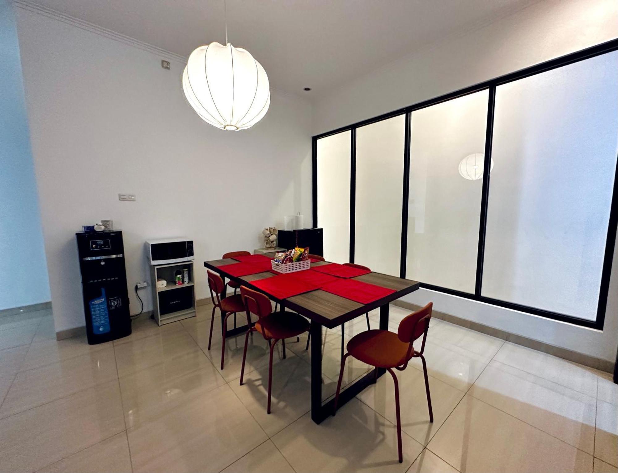 4-Bedroom Home In South Jakarta Nuansa Swadarma Residence By Le Ciel Hospitality Exterior foto